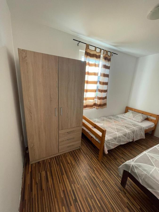 Apartment Ground Floor With Parking Erny Пула Екстериор снимка