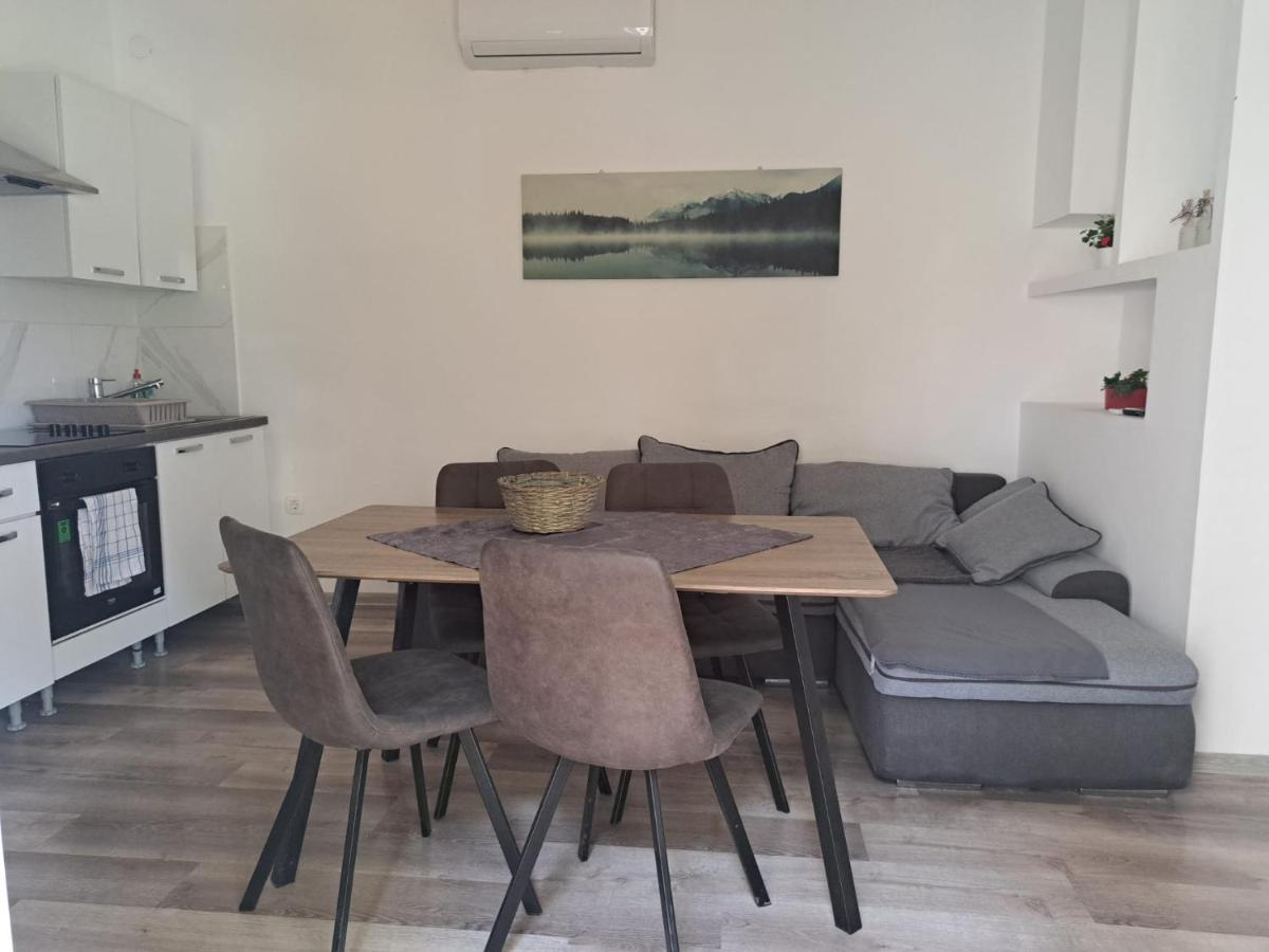 Apartment Ground Floor With Parking Erny Пула Екстериор снимка