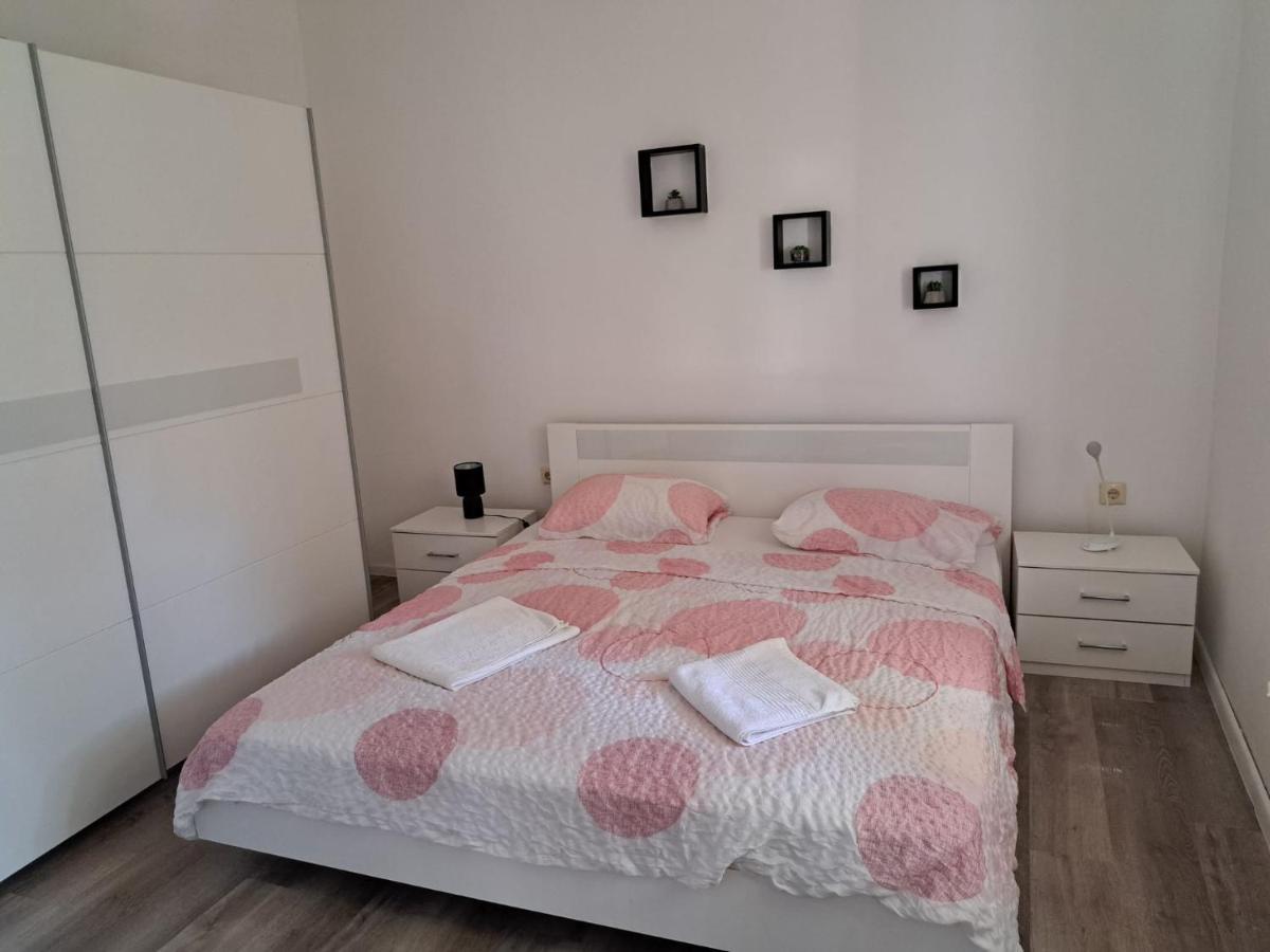 Apartment Ground Floor With Parking Erny Пула Екстериор снимка