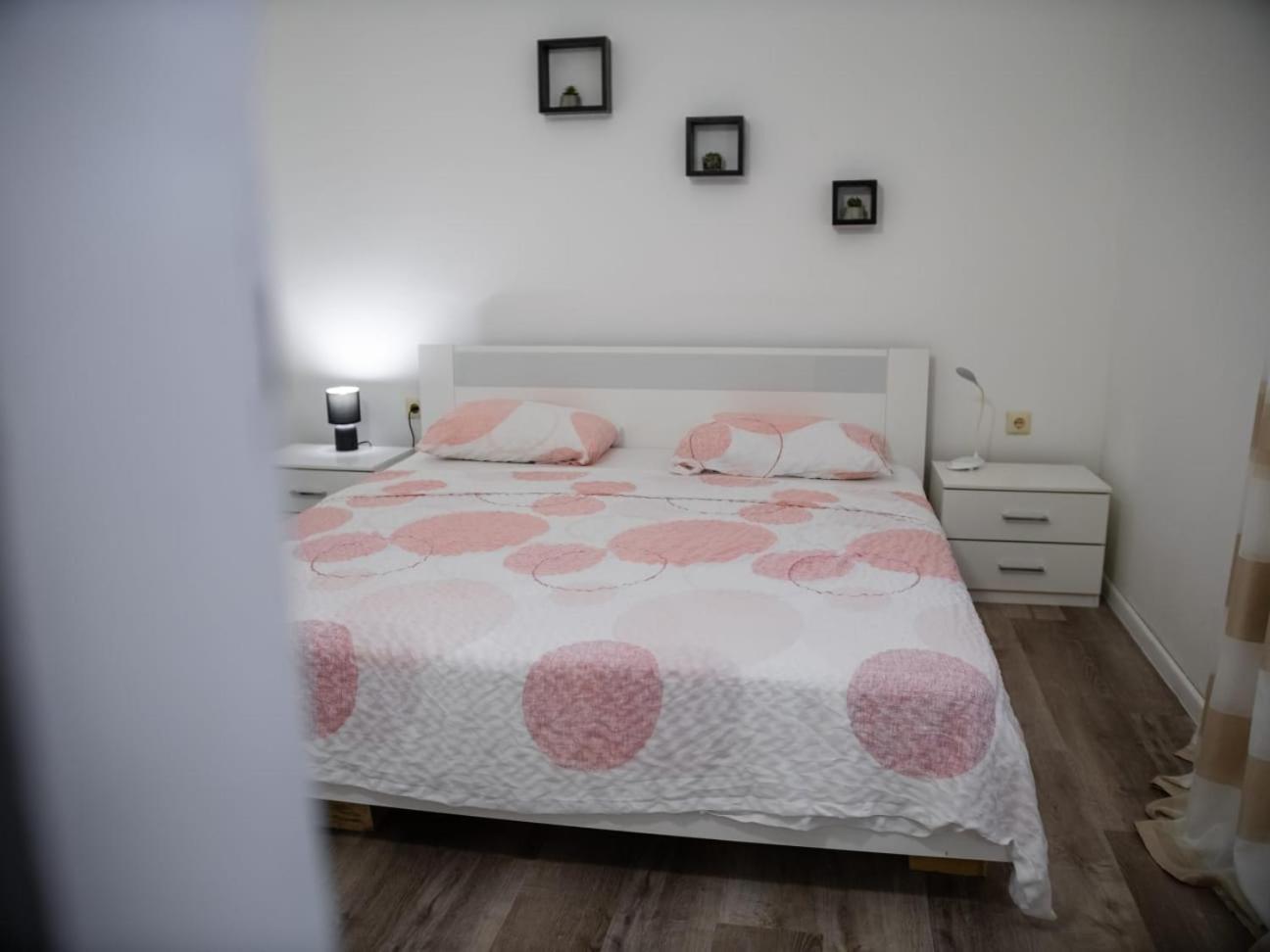 Apartment Ground Floor With Parking Erny Пула Екстериор снимка