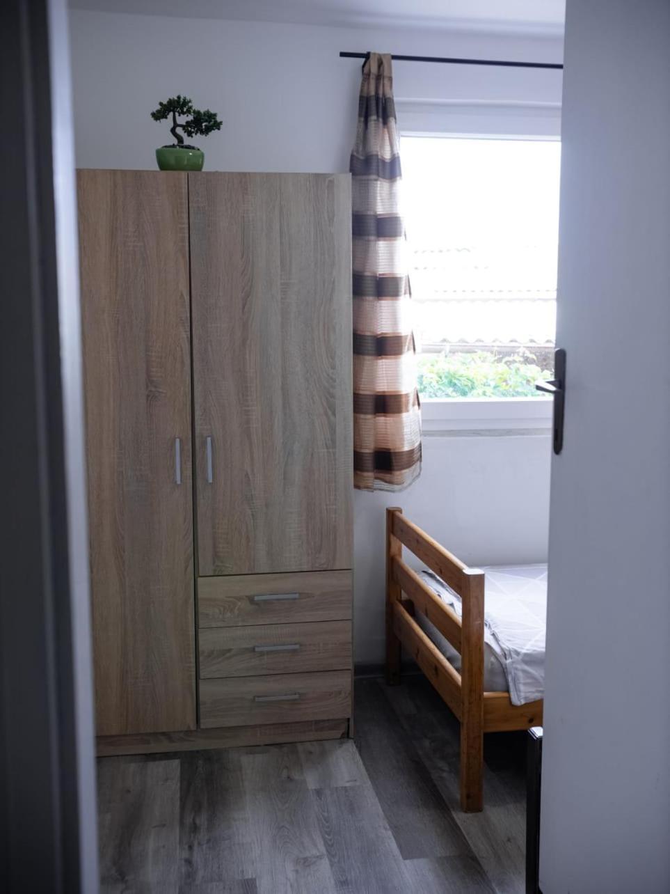 Apartment Ground Floor With Parking Erny Пула Екстериор снимка
