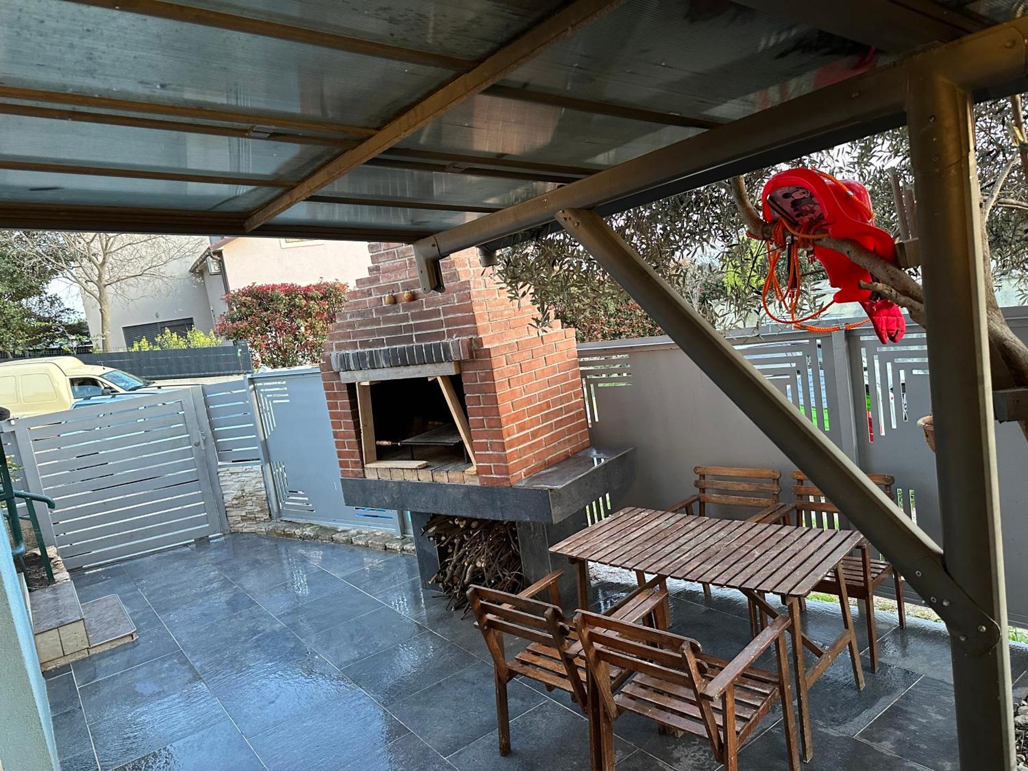 Apartment Ground Floor With Parking Erny Пула Екстериор снимка